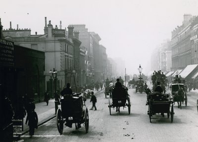 Oxford Caddesi, Londra; batıya bakmak by English Photographer