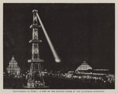 Gece Fotoğrafçılığı, California Sergisindeki Elektrik Kulesinden Bir Görünüm by English Photographer