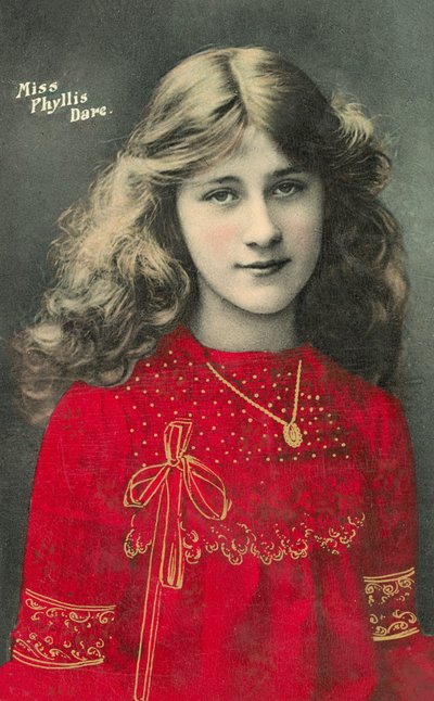 Phyllis Dare, İngiliz sahne oyuncusu ve şarkıcı genç kızlık hali (renkli fotoğraf) by English Photographer