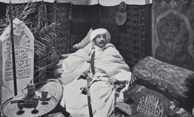 Pierre Loti Çalışmasında (s/b fotoğraf) by English Photographer