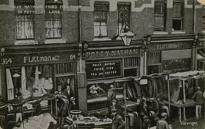 Polly Nathans Kızarmış Balık Dükkanı, Petticoat Lane, Londra by English Photographer
