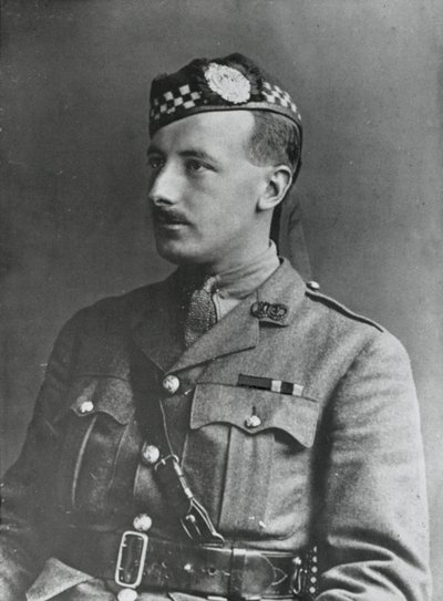 Kaptan Arthur Henderson VC, 2. Tabur Argyll ve Sutherland Highlanders'ın portresi, 1915 by English Photographer