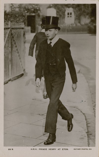 Eton'da SAİK Prens Henry'nin 1913'te gönderilen kartpostalı by English Photographer