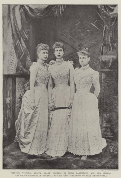 Hessen-Darmstadt Büyük Düşesi Prenses Victoria Melita ve Kızkardeşleri, Romanya Veliaht Prensesi ve Saxe-Coburg-Gotha Prensesi Alexandra by English Photographer