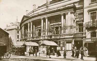 Queens Hall, Londra by English Photographer