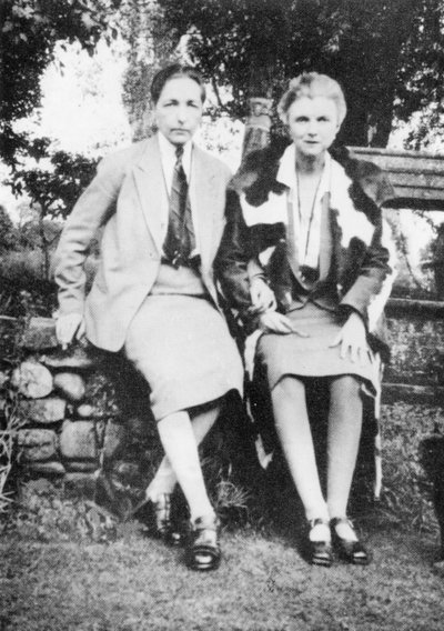 Radclyffe Salonu ve Una Vincenzo by English Photographer