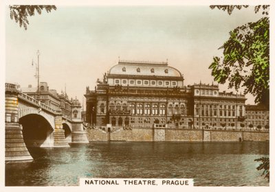 Gerçek Fotoğraflar, 1939 civarı: Ulusal Tiyatro, Prag (renkli fotoğraf) by English Photographer