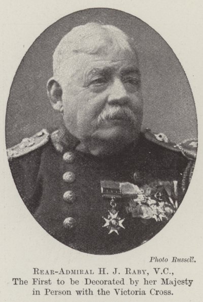 Tuğamiral HJ Raby, VC, Majesteleri tarafından Şahsen Victoria Haçı ile dekore edilecek ilk kişi by English Photographer