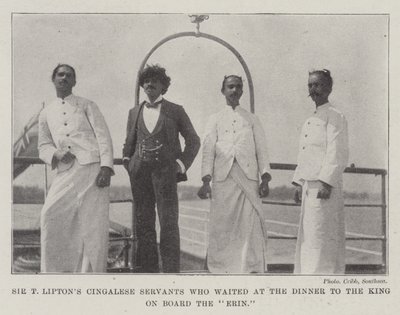 Erin Gemisinde Kralın Yemeğinde Bekleyen Sir T Liptons Cingalese Hizmetkarları by English Photographer