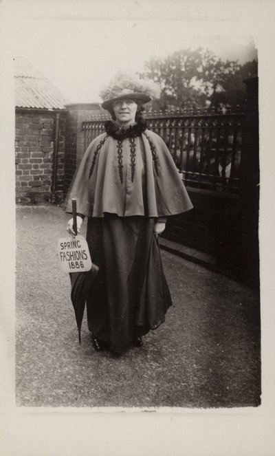 Bahar modası, 1886 by English Photographer