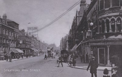 Stratford, High Street, Borough Theatre ile (s/b fotoğraf) by English Photographer
