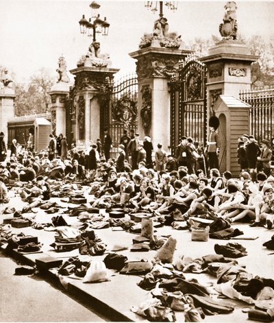 Çocukların Jübile Tatili, 1935 by English Photographer