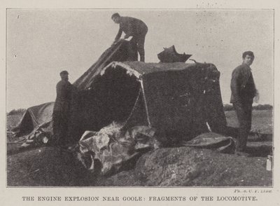 Goole Yakınındaki Motor Patlaması, Lokomotifin Parçaları by English Photographer