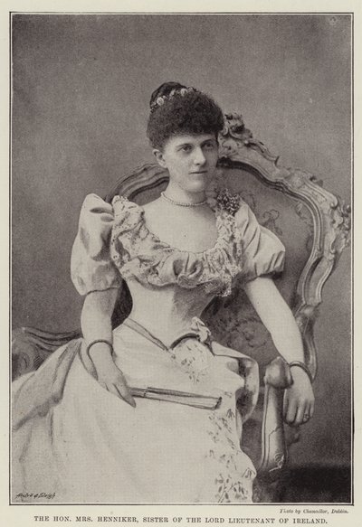 Saygıdeğer Bayan Henniker, İrlanda Lord Teğmeninin Kızkardeşi by English Photographer