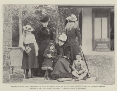 Son Kraliyet Grubu, Kraliçe, Hessen Büyük Düşesi ve Kızı, Schleswig-Holstein Prensesi Victoria, Prenses Victoria, Battenberg Eugenie ve Battenberg Prensi Maurice (bw by English Photographer