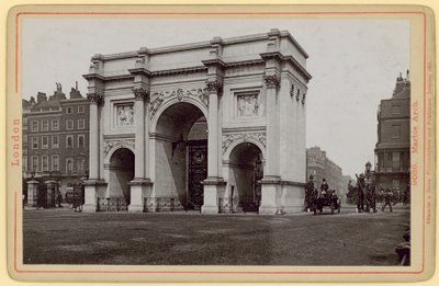 Marble Arch, Hyde Park Corner, Londra by English Photographer