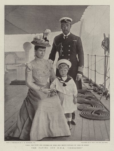 Ödenen HMS Crescent by English Photographer