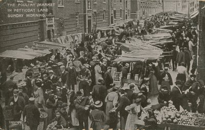 Poultry Market, Petticoat Lane, Pazar sabahı by English Photographer