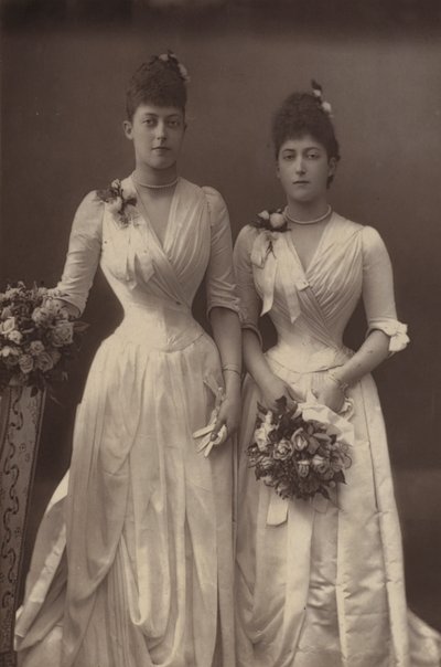 Galler Prensesleri Victoria ve Maud by English Photographer
