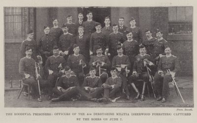 Roodeval Mahkumları, 7 Haziran'da Boers tarafından yakalanan 4. Derbyshire Milisleri (Sherwood Ormancıları) Subayları by English Photographer