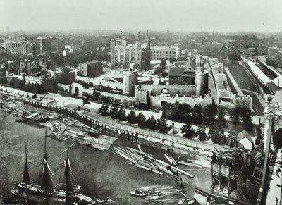 Londra Kulesi, Tower Hill: Tower Bridge