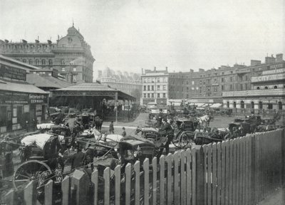 Victoria İstasyonu, İstasyon Bahçesinin Genel Görünümü (s/b fotoğraf) by English Photographer