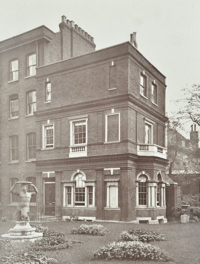 Clements Inn Garden House