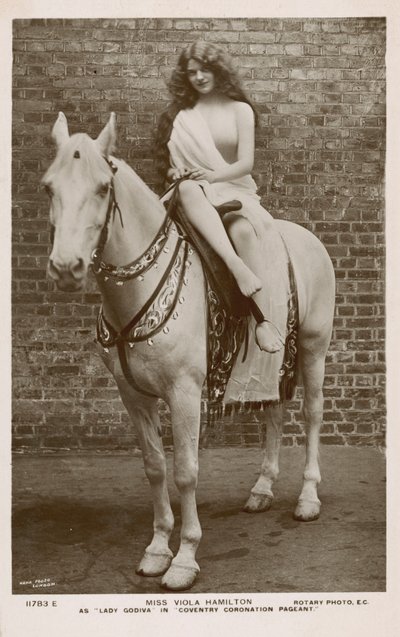 Coventry Taç Giyme Töreninde Lady Godiva rolünde Viola Hamilton (b/w fotoğraf) by English Photographer