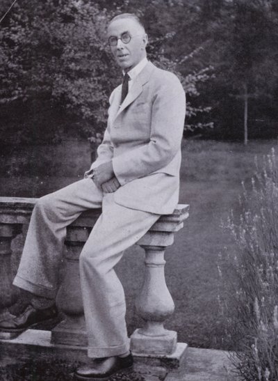 Warwick Deeping (s/b fotoğraf) by English Photographer
