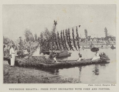 Weybridge Regatta, Mısır ve Haşhaşlarla süslenmiş Ödül Punt by English Photographer