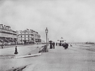 Worthing: Heene Teras (s/b fotoğraf) by English Photographer