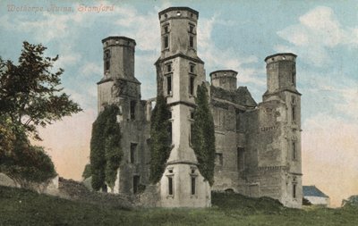 Wothorpe Kuleleri, bir Jacobean kulübesinin kalıntıları, Cambridgeshire (fotoğraf) by English Photographer