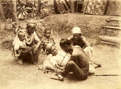 Dövmeli bir Shan adamı, 1890 (sepya fotoğrafı) by English School