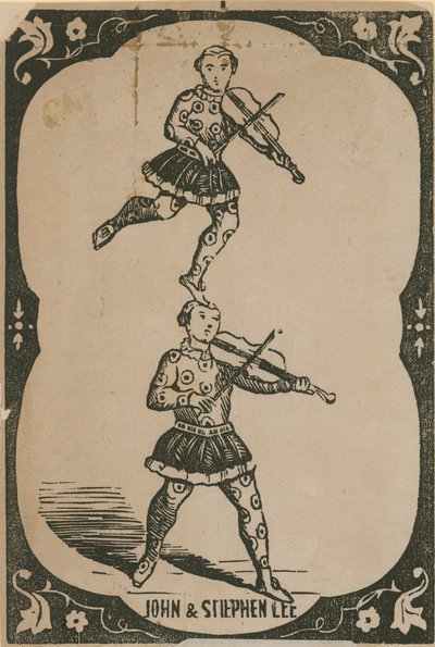 Akrobatik müzisyenler: John Lee ve Stephen Lee by English School