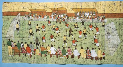 Kalabalığın tribünlerde izlediği bir futbol maçını gösteren Afrika batik (tekstil) by English School
