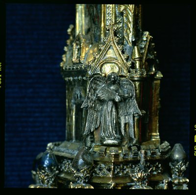 Bir mızrap ile bir gittern oynayan melek, William of Wykeham