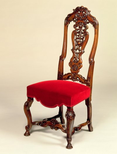 Thomas ve Richard Roberts'a atfedilen sandalye, c.1710 (oymalı ceviz ve döşeme) by English School