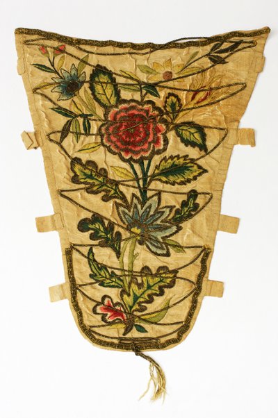 Renkli ve gümüş yaldızlı iplikte bir demet çiçek işlemeli krem mide, c.1700-50 (ipek) by English School