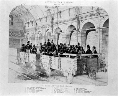 Büyükşehir Demiryolunun Açılış Gezisinde Edgware Yol İstasyonu, 24 Mayıs 1862 (litho) by English School