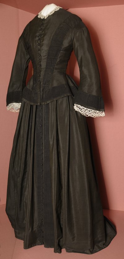 Florence Nightingales siyah korsaj ve uyumlu etek, c.1870 (siyah ipek) by English School