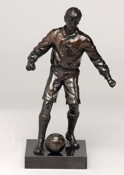 Futbolcu, bir saat takımının parçası (boyalı spelter) (ayrıca bkz. 315475-315477) by English School