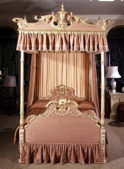 George III sayvanlı yatak, 18. yüzyılın sonları (oyma ve boyalı yaldızlı ağaç) by English School