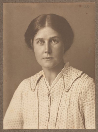 Harriet Weaver, Ekim 1916 (sepya fotoğrafı) by English School