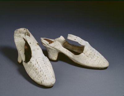 Bir çift beyaz ayakkabı, c.1590