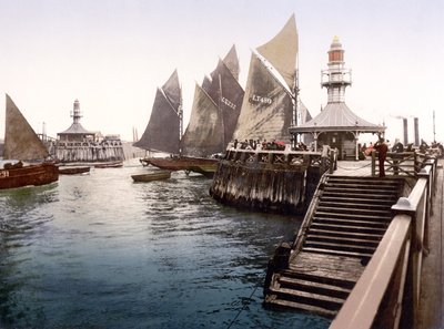 Pier Head II, Lowestoft (el ile renklendirilmiş fotoğraf) by English School