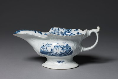 Sos Teknesi, muhtemelen Worcester Porselen Fabrikası veya Bristol Porselen Fabrikası tarafından yapılmıştır, c.1752 by English School