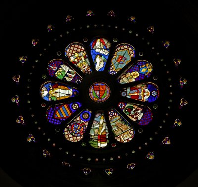 Çeşitli sıfırlama panellerine sahip batı gül penceresi (gül pencere - iç) by English School