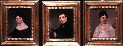 Naiplik elbiseli bir Erkek Kardeş ve İki Kız Kardeşin Üç Portresi, c.1825 (gemide yağ) by English School