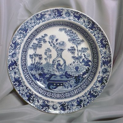 Wedgwood Mavi baskılı tabak, Çin Vazo deseni, c.1810 (seramik) by English School