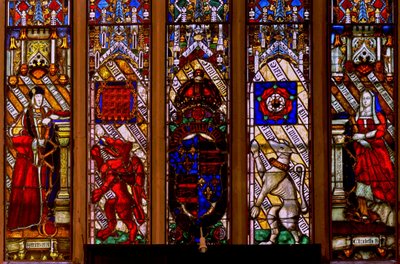 Destekçileri ile Henry VII ve Elizabeth of York kollarını gösteren Pencere Ew by English School